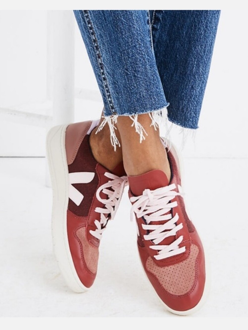 Veja Women's V-10 Sneakers in Leather and Pixel Size 39 US 8